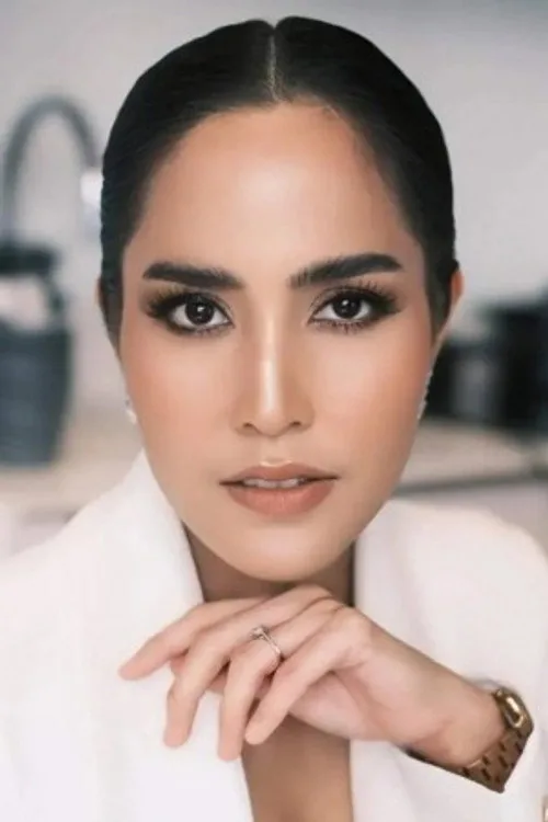 สาวิกา กาญจนมาศ